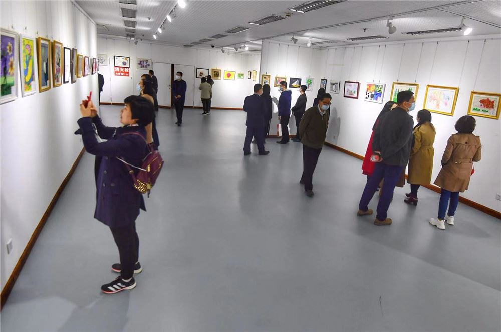 山东画报内容图片展示